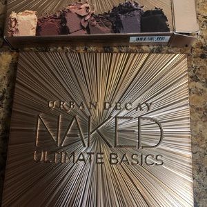 I Urban Decay inaked ultimate basics palette